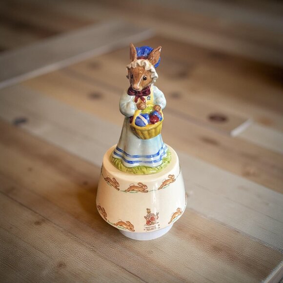 ROYAL DOULTON Bone China England BUNNYKINS AT The EASTER PARADE Music Box Works - Picture 2 of 9